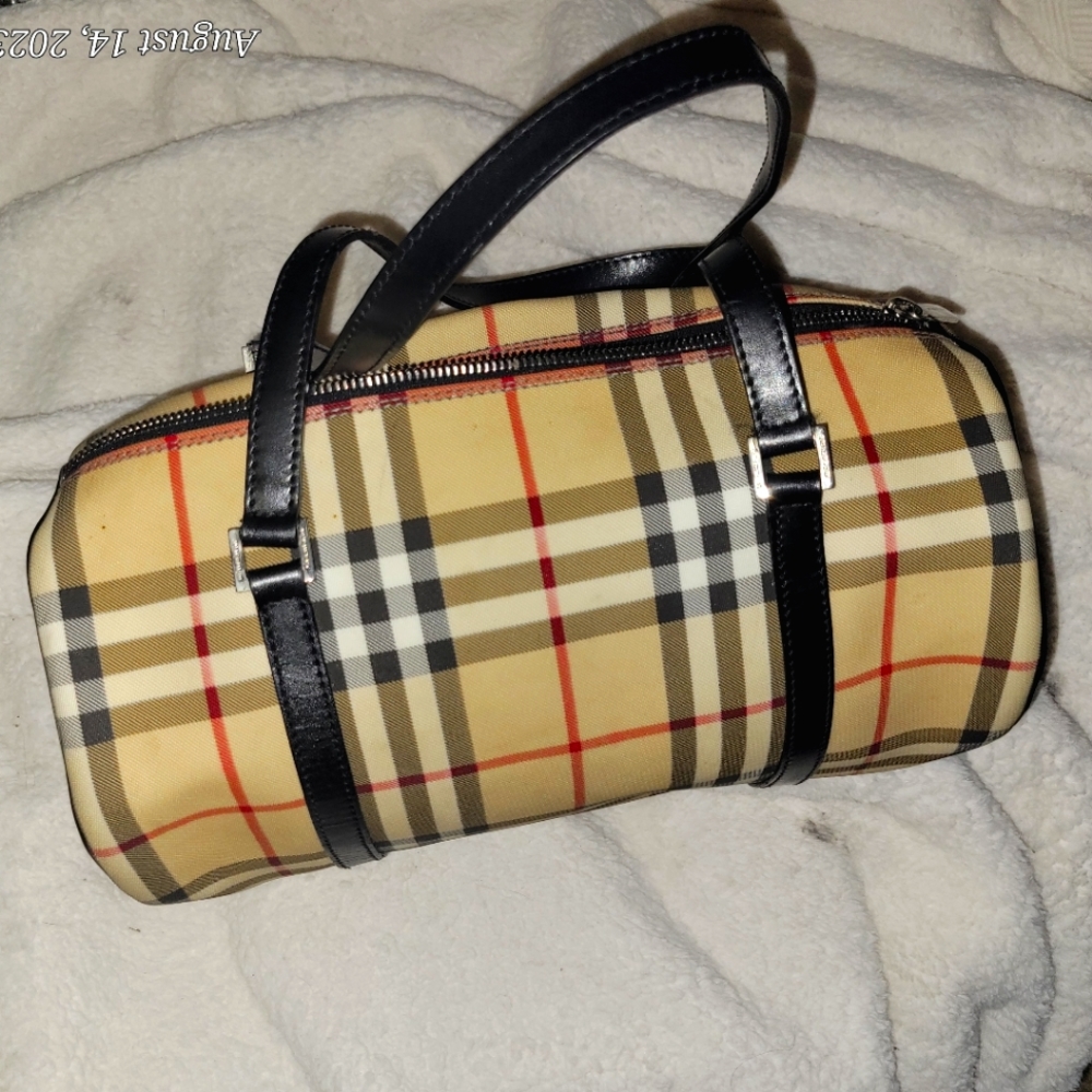 Burberry purse
